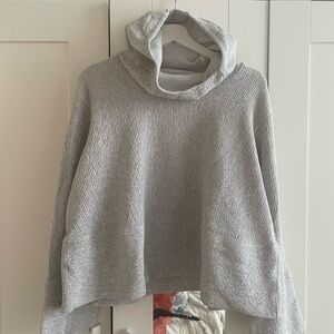 LULULEMON sweatshirt